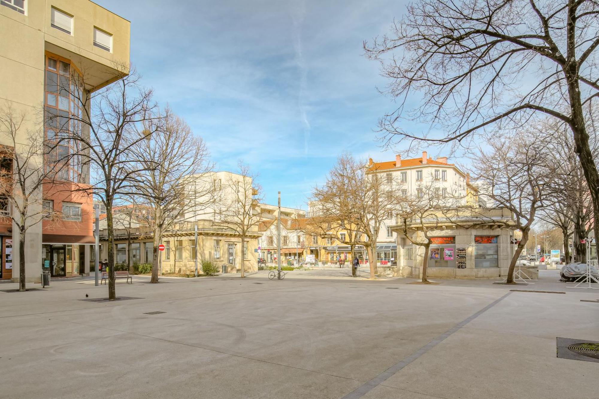 Lionne-Stade Du Lou Lyon Exterior photo
